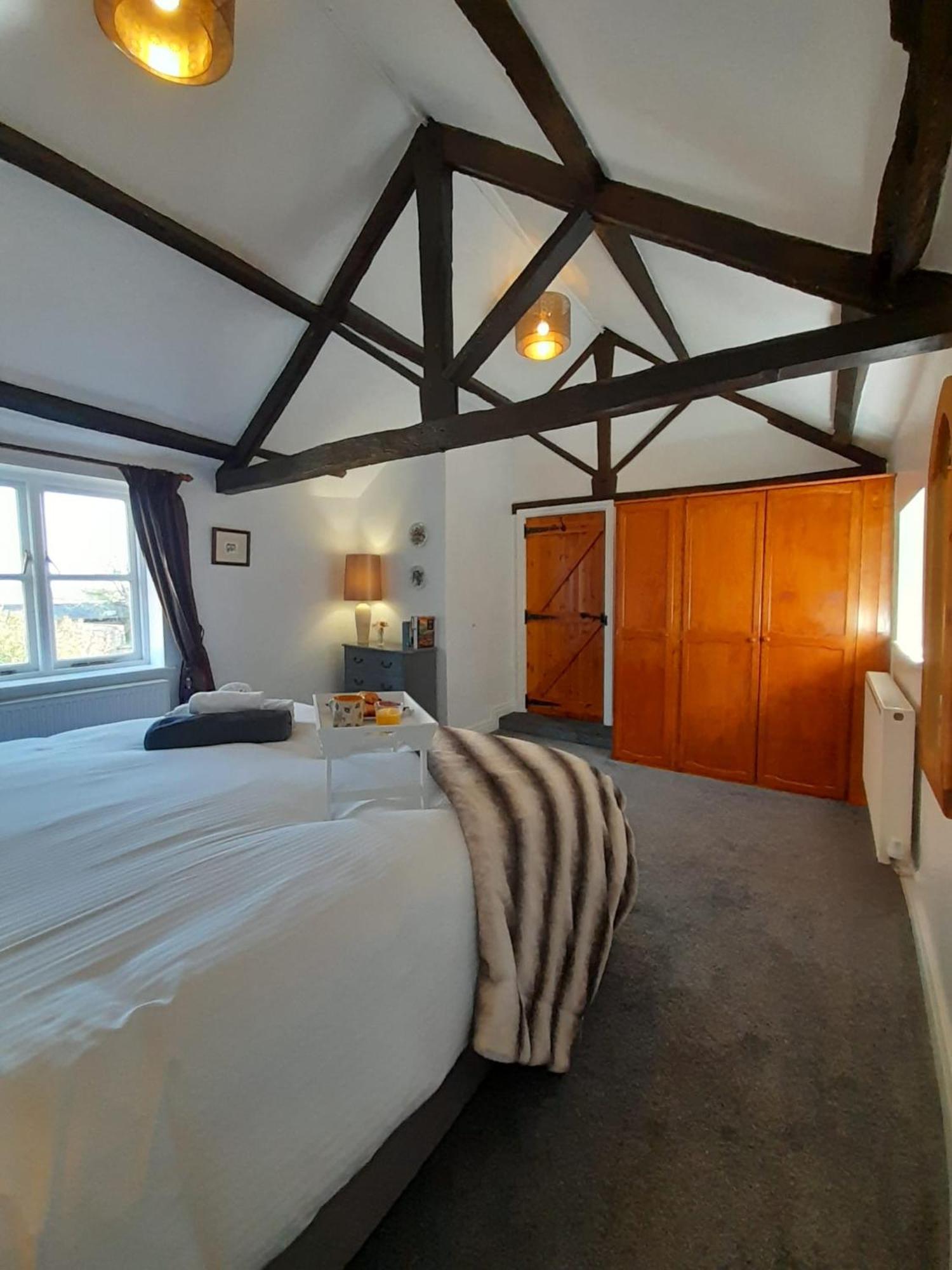 Vavasour At The Red House Estate Villa - York — Photos 2